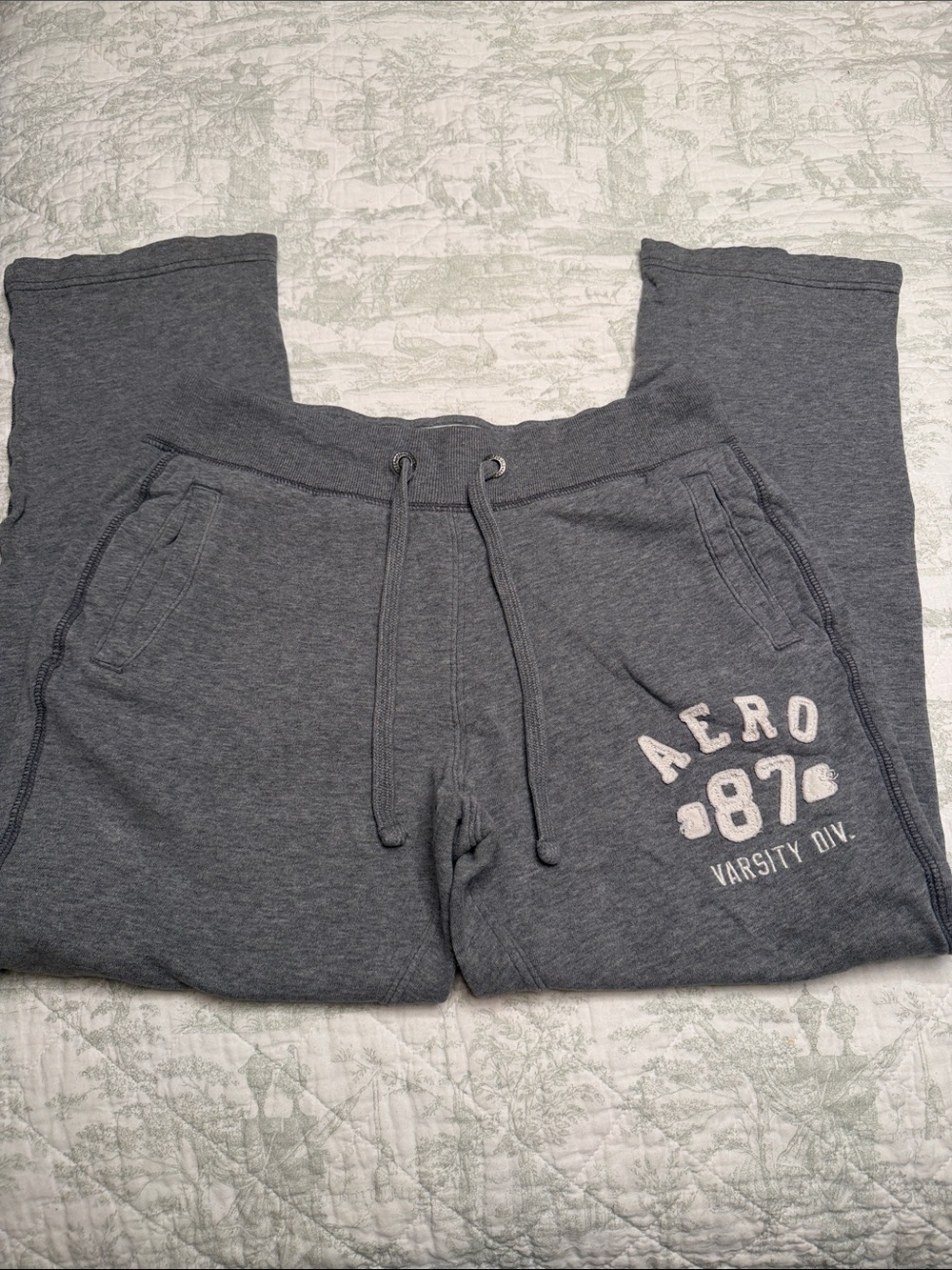 Aeropostale Charcoal Gray Men's Jogger Sweatpants with Aero 87 Logo